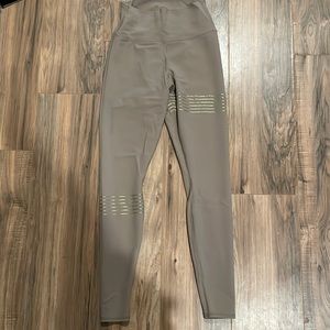 Alo Yoga Nude leggings